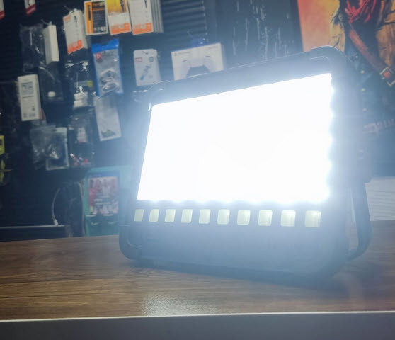 پروژکتور خورشیدی 4000 وات پاور بانک مدل IP66